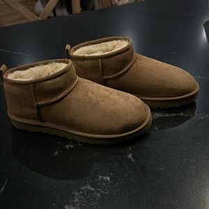 Women’s classic ultra mini Ugg boots